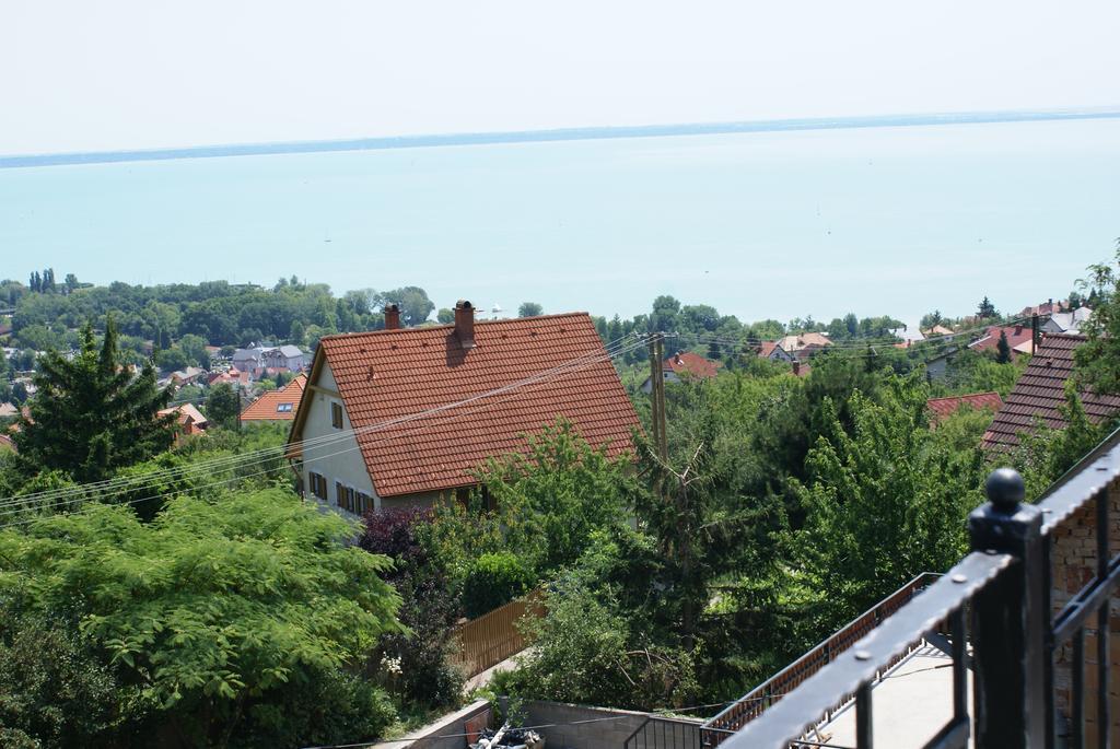 Sargarigo Apartman Haz Hotell Balatonalmádi Eksteriør bilde