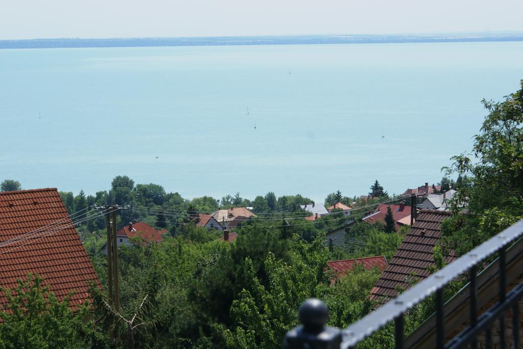 Sargarigo Apartman Haz Hotell Balatonalmádi Eksteriør bilde